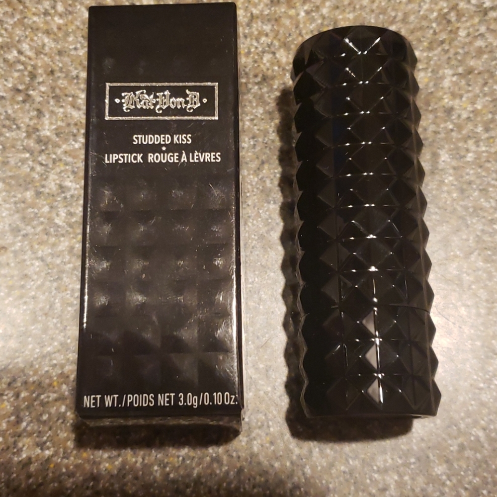 Kat Von D lipstick - prayer